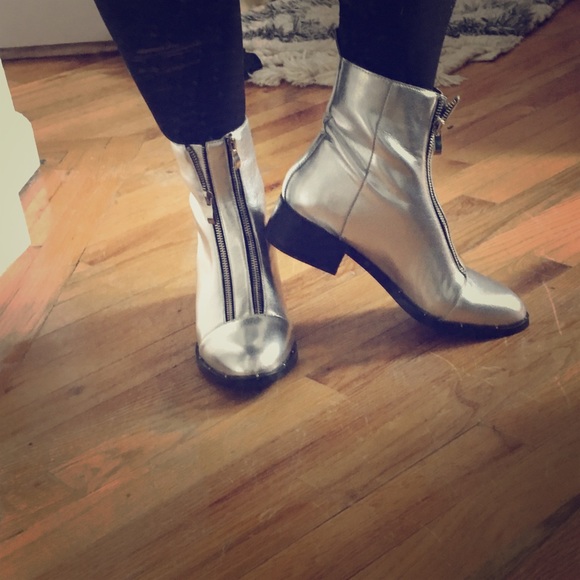 lord and taylor silver shoes